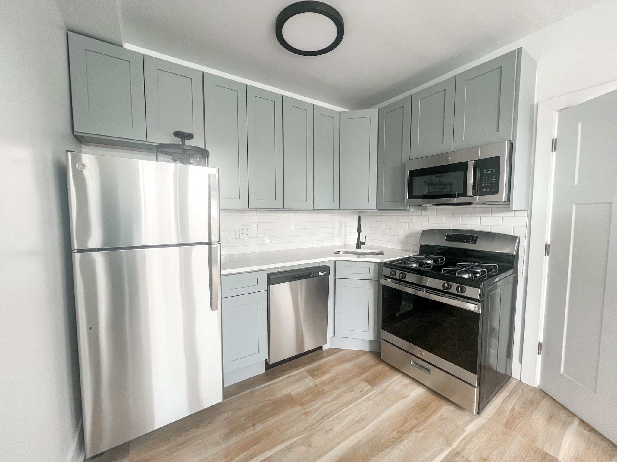 3927-29 N. Southport Ave. 3927-29 N. Southport Ave., Chicago, IL 60613 Wrigleyville - Leasing by Cross Street